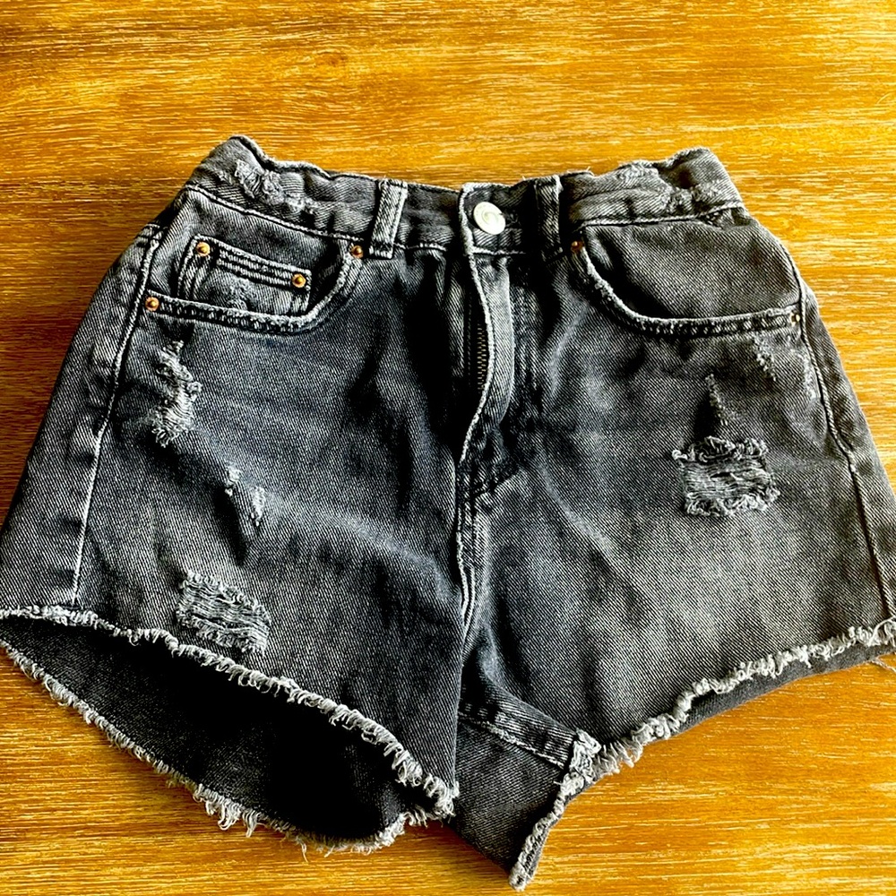They are black Zara shoes, they are a size 9 yr old girls